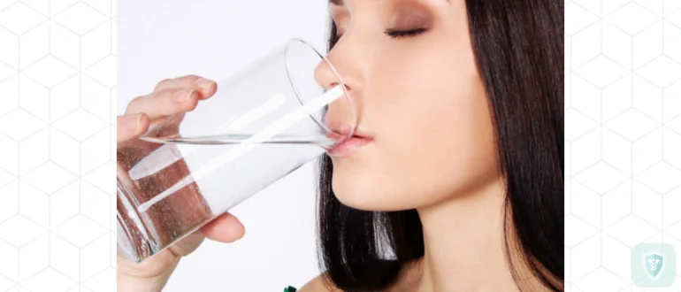 Теплая вода натощак для улучшения здоровья